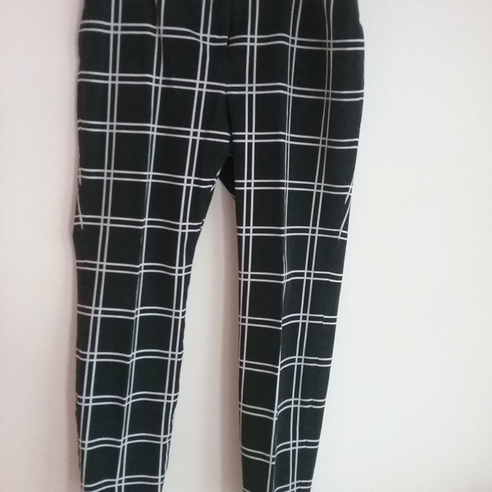 Alfani Black White Windowpane Plaid Tapered Stretch Woman Pants